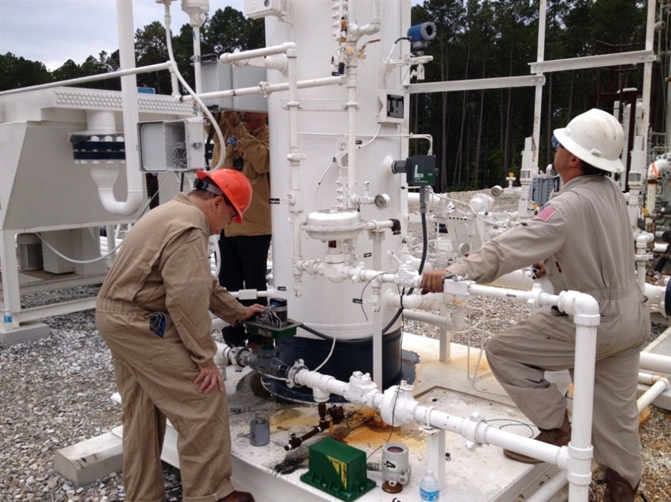 The L2e electric level controller and easy-Drive electric actuator can be easily dropped-in as replacements for traditional pneumatically driven devices.